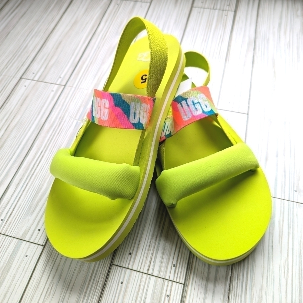 UGG Zuma Sling Slides in Sulfur Green with Padded Strap Big Girls Size 5 - Picture 2 of 9
